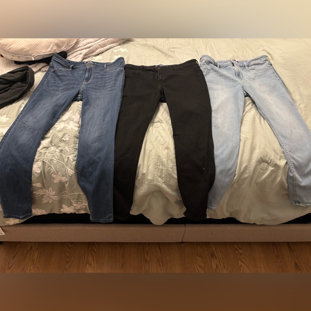 3 pair of brand new Hollister women’s jeans. Only worn once each Size 15R skinny